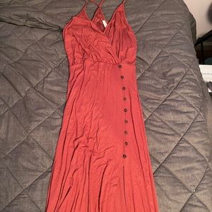 Ribbed maxi dress with slit